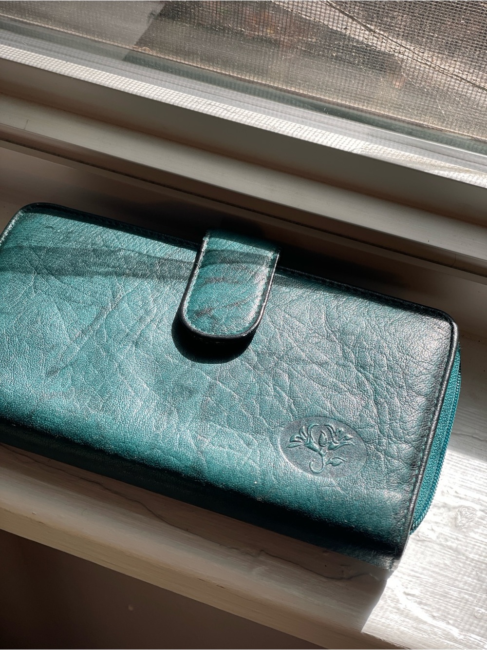 Buxton Teal Leather Wallet - Elegant Zip & Snap Organizer